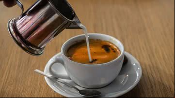 Imagem ilustrativa de xícara com café - Foto de TanerSoyler, via Pixabay