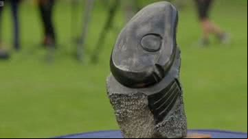 A escultura usada pelo homem - Reprodução/Vídeo