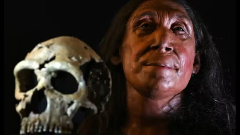 Neandertal e crânio - Divulgação/Youtube