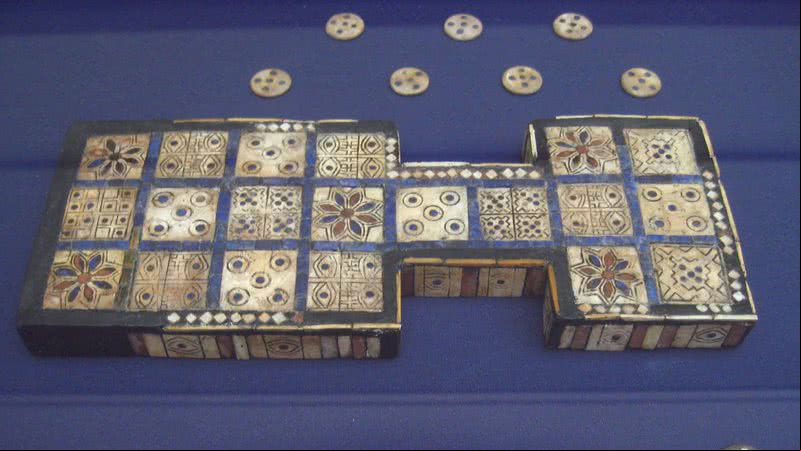 Jogo Real de Ur - Wikimedia Commons/BabelStone
