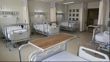 Ala de internações de hospital - Wikimedia Commons (imagem meramente ilustrativa)