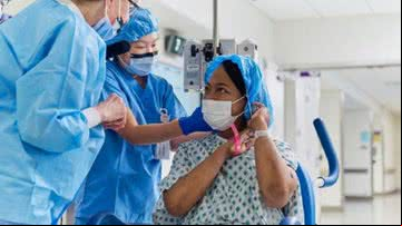 Towana Looney junto à equipe médica - Divulgação/NYU Langone Health