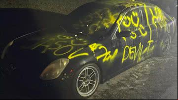 Registros do carro vandalizado - Gabinete do xerife de Volusia/facebook