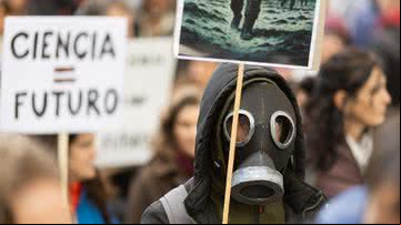 Cientistas argentinos protestam contra o governo Milei - Getty Images