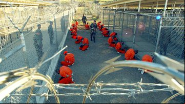 Prisioneiros na Baía de Guantánamo - Getty Images