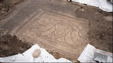 Um dos mosaicos encontrado na Áustria - Divulgação/OÖ Landes-Kultur GmbH