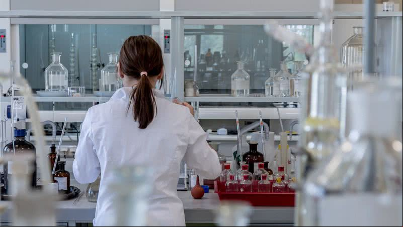 Imagem meramente ilustrativa de laboratório - Divulgação/Pixabay