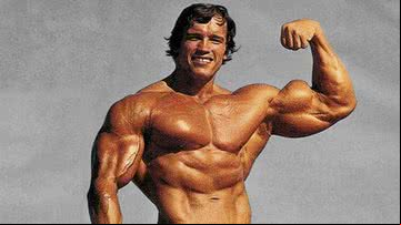 Fotografia antiga de Schwarzenegger, na época em que competia pelo Mr. Olympia - Divulgação / Iron Man Magazine
