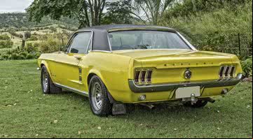 Imagem meramente ilustrativa de um mustang amarelo - Divlgação/Pixabay