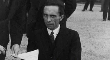 Goebbels em imagem rara - Wikimedia Commons