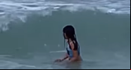 Trecho do vídeo em que jovem tem o encontro assustador com um tubarão - Divulgação / Facebook