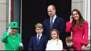 Elizabeth II ao lado de familiares no Jubileu de Platina - Getty Images