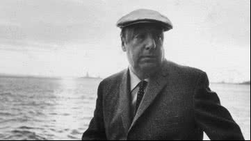 O poeta e escritor chileno Pablo Neruda - Reprodução/Twitter/NerudaBra